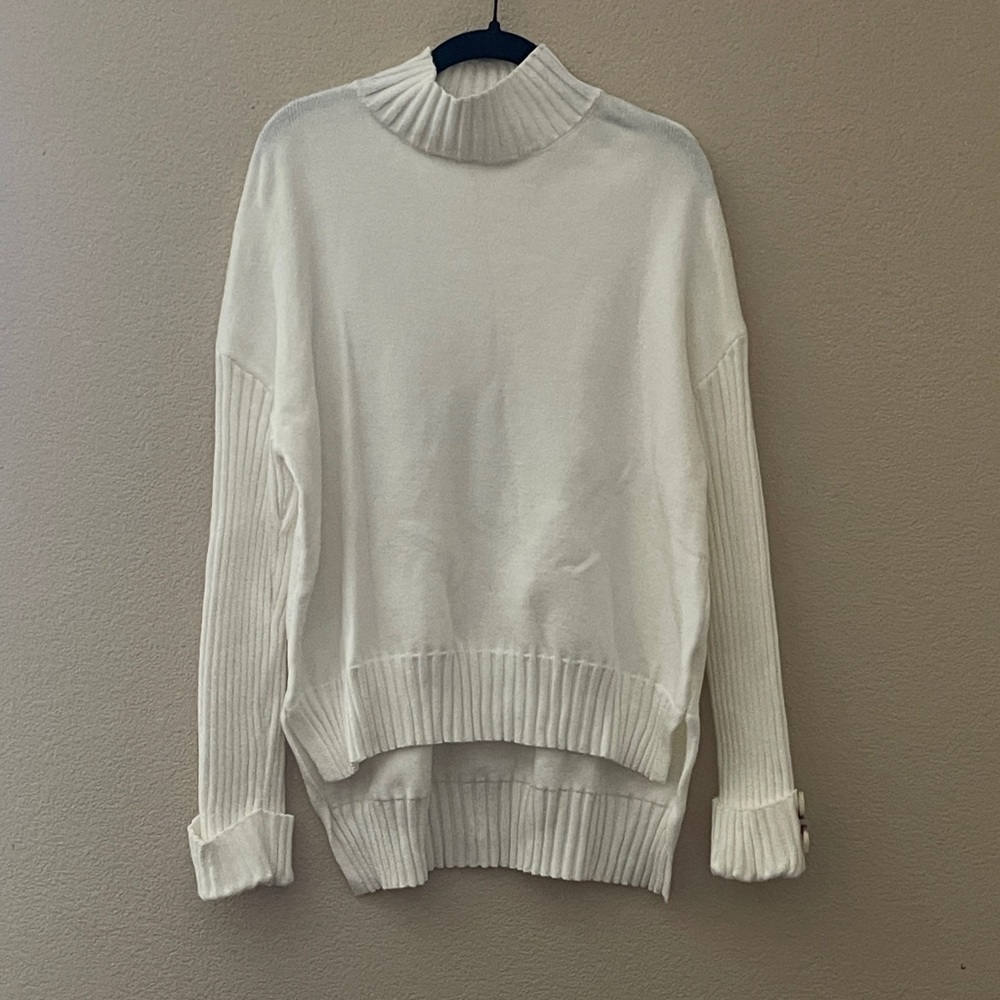 Women’s Off White Turtleneck Long Sleeve Sweater Size S